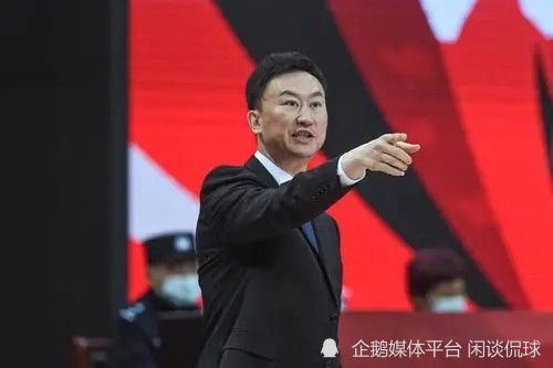 《暴雪将至》讲述段奕宏饰演的保卫科干事，侦破连环杀人案的故事，将于11月17日在国内上映